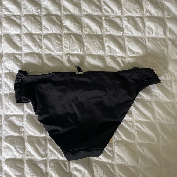 A. Che. Black Off-Shoulder Women's Swimwear - Picture 8 of 9